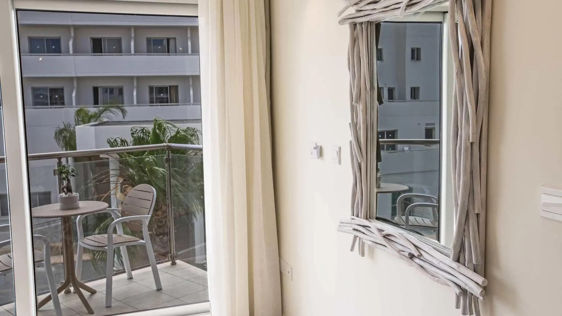 Nissilant Hotel & Suites Agia Napa Zypern