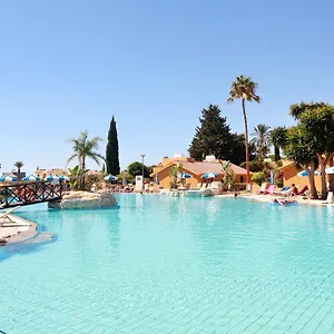 Апарт-отель Makronisos Village